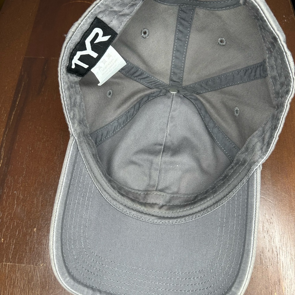 TYR Charcoal Gray Cap - Picture 3 of 3